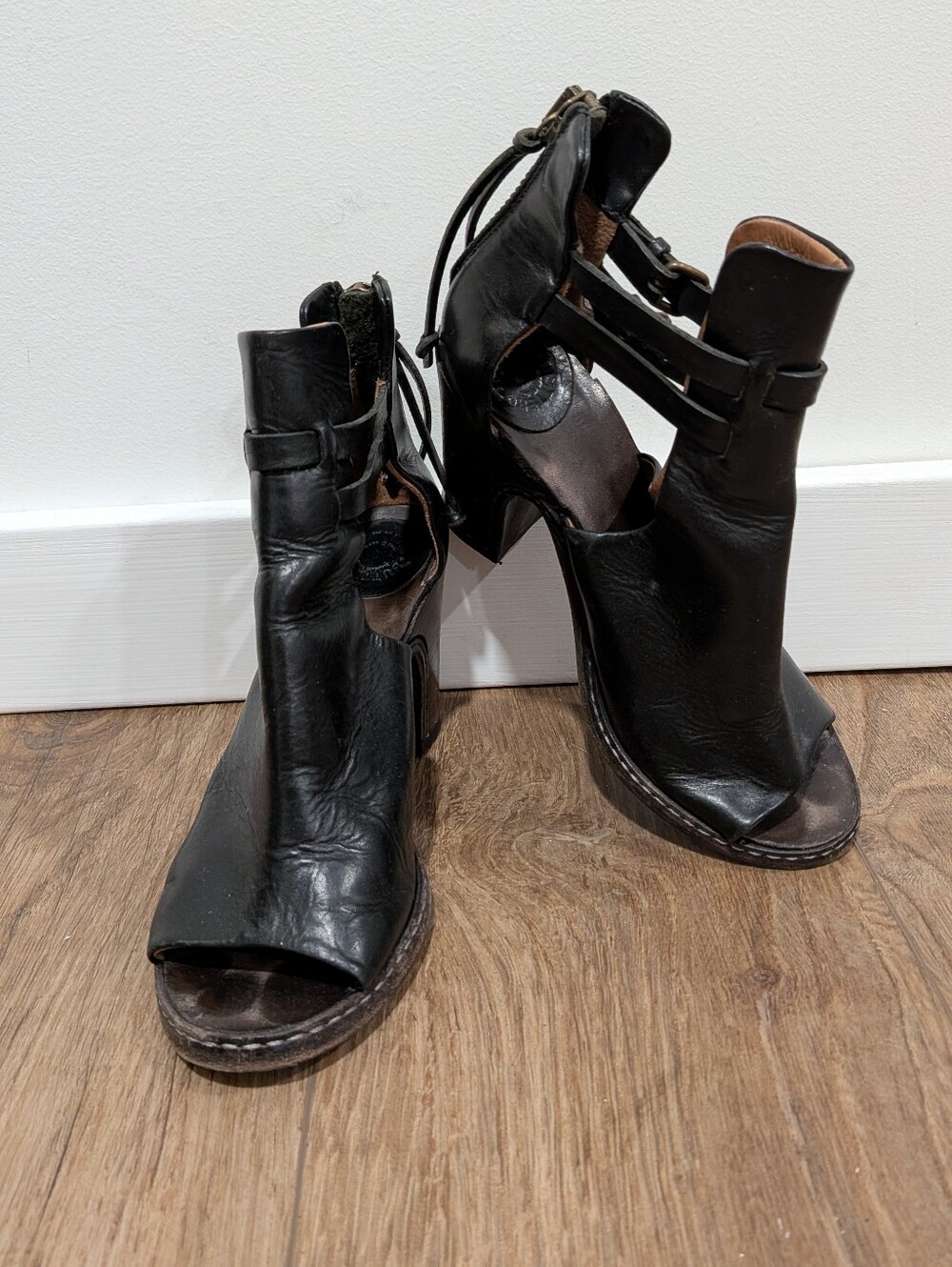 Buttero Black Leather Open Toe Strappy Sandals